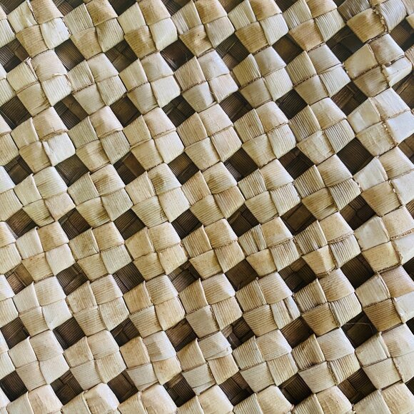 Hand Woven Lauhala Clutch, Zipper Closure - Picture 4 of 7